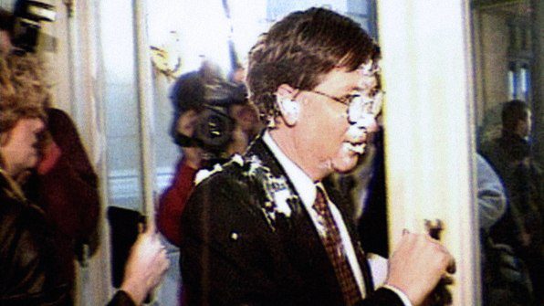 ▷ Bill Gates pastel en la cara Bruselas 1998