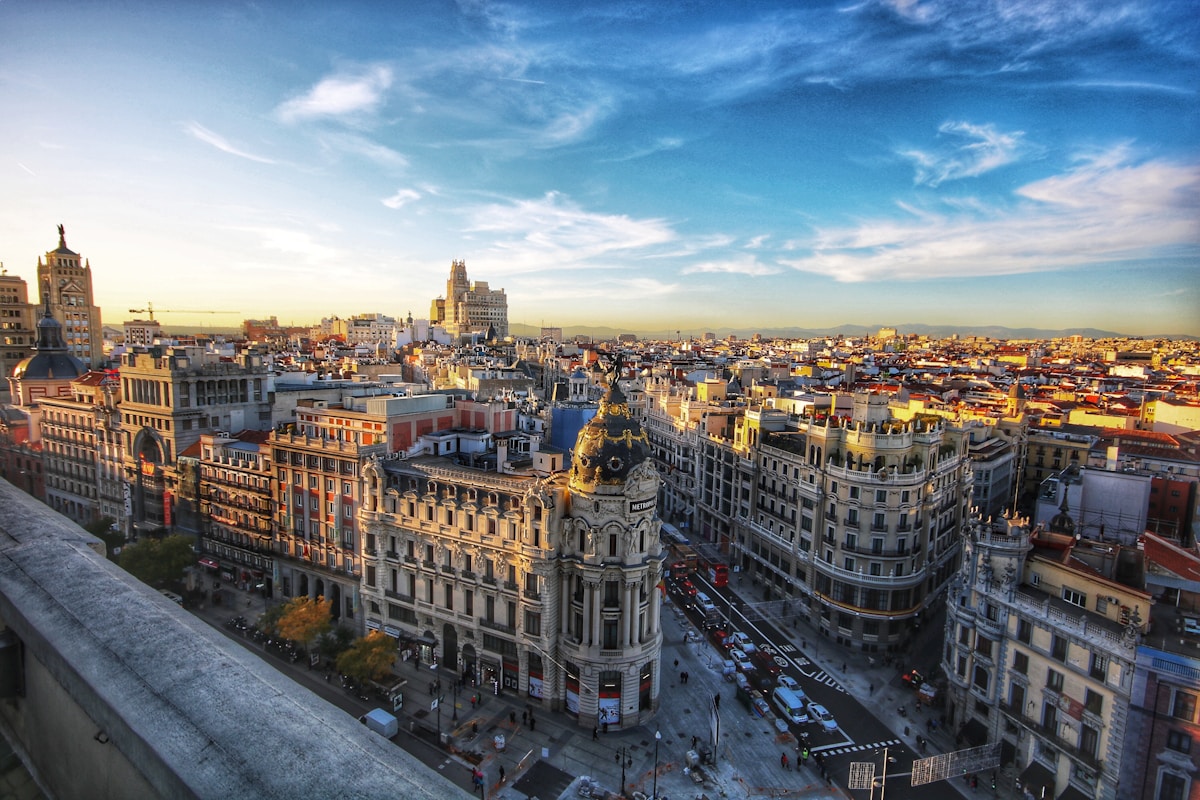 Puente de Mayo 2026 en España - festivos y días libres