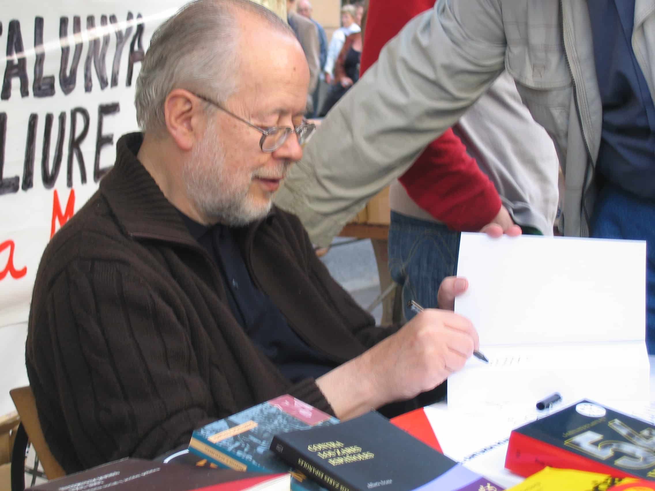 Eduardo Mendoza contra Sant Jordi: fact-check a les 7 mentides que ha dit davant càmera